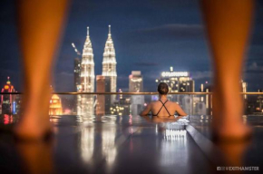 Penthouse Pool Hostel